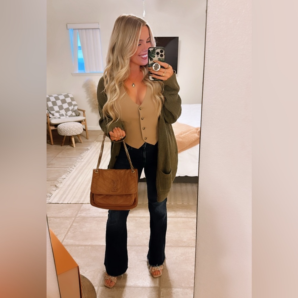 Aritzia Wilfred Beige Buttoned Vest
